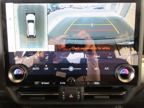 Used 2026 Lexus GX 550 w/ Accessory Package (2T) AWD/4WD image 48