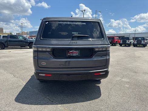 Used 2026 Jeep Grand Wagoneer 4WD w/ Premium Group I image 8