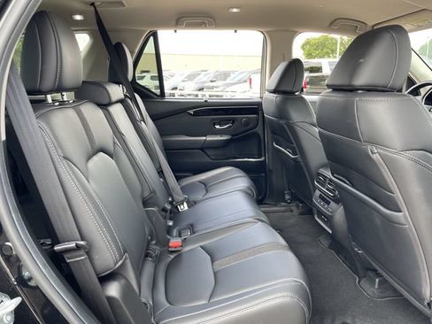 Used 2025 Honda Pilot EX-L image 26