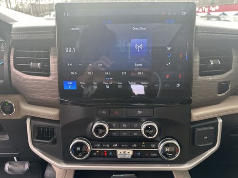 Used 2024 Ford Expedition Limited image 32