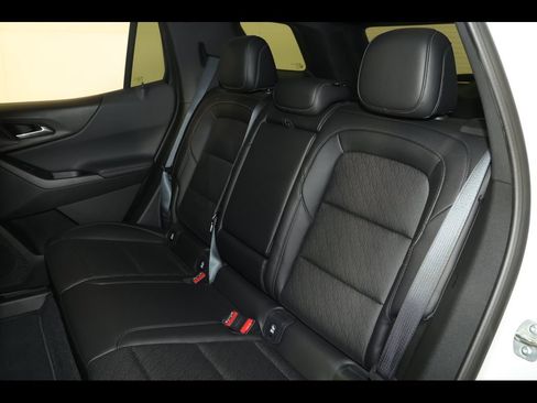 Used 2026 Chevrolet Equinox LT w/ Convenience Package II image 26