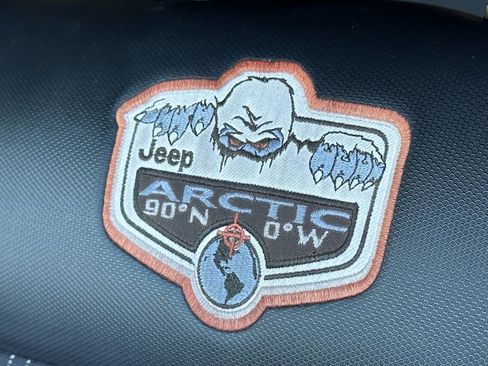 Used 2012 Jeep Wrangler Unlimited Sahara image 15