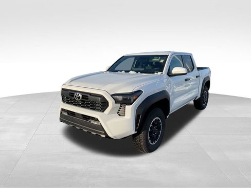 Used 2025 Toyota Tacoma TRD Off-Road image 4