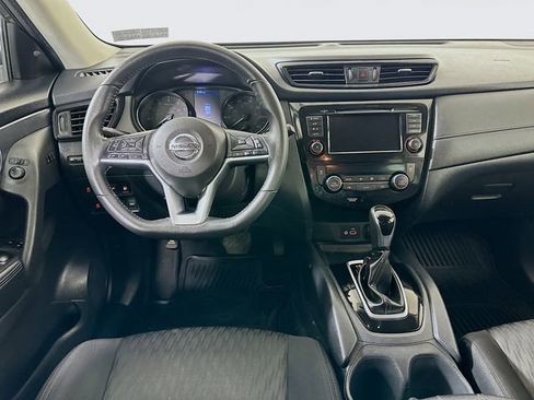 Used 2018 Nissan Rogue SV w/ Premium Package image 22