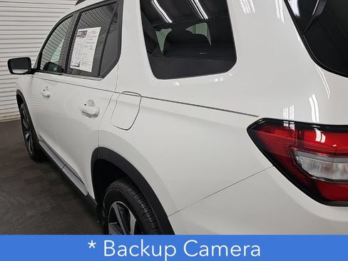 Used 2024 Honda Pilot Touring image 7