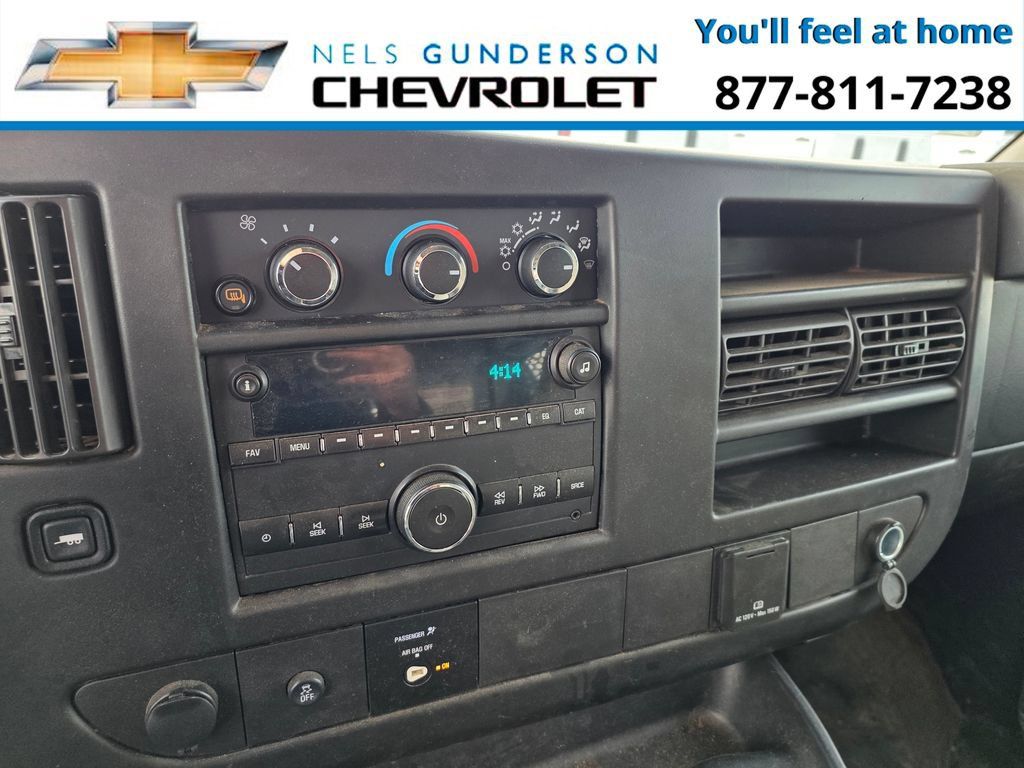 Used 2017 Chevrolet Express 3500 Extended RWD image 15