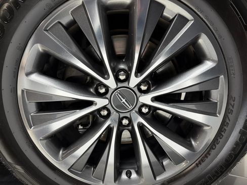 Used 2017 Lincoln Navigator Select AWD/4WD image 9