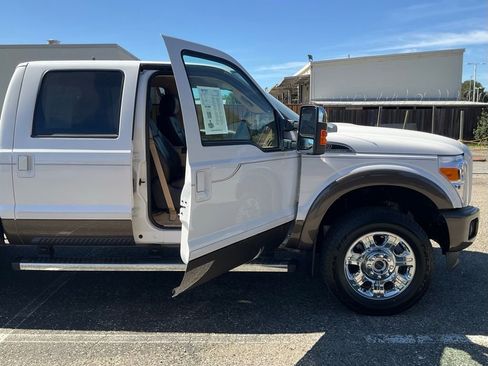 Used 2015 Ford F250 King Ranch w/ King Ranch w/Chrome Package image 41