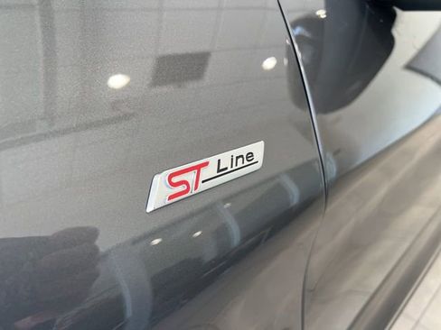 Used 2025 Ford Explorer ST-Line image 8