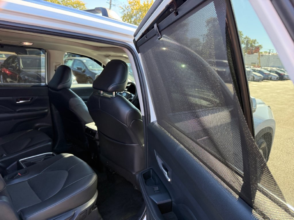 Used 2025 Toyota Grand Highlander AWD image 21