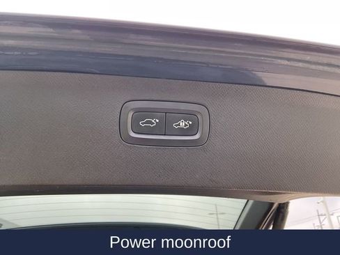 Used 2018 Volvo XC90 T6 Momentum w/ Convenience Package image 14