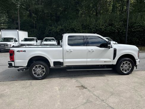 Used 2025 Ford F250 Platinum image 16