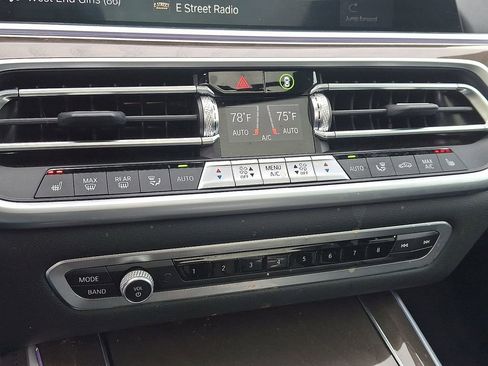 Used 2022 BMW X5 xDrive40i w/ Premium Package image 17