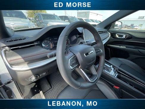Used 2026 Jeep Compass Trailhawk AWD/4WD image 10