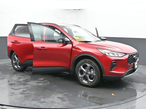 Used 2025 Ford Escape ST-Line w/ Cold Weather Package image 72