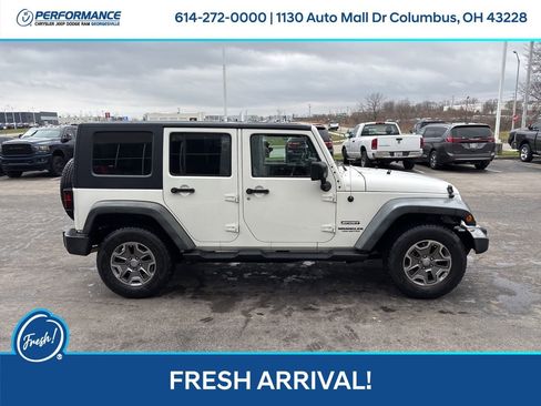 Used 2010 Jeep Wrangler Unlimited Sport image 3