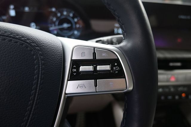 Used 2025 Kia Telluride SX Prestige AWD/4WD image 14