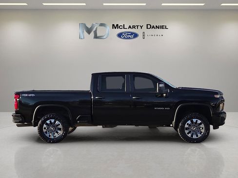 Used 2022 Chevrolet Silverado 2500 Custom w/ Custom Value Package image 6