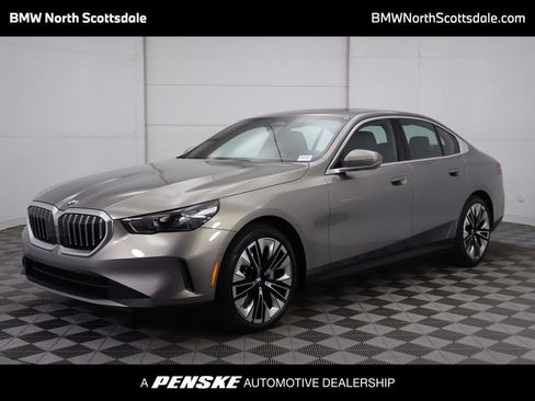 Certified 2025 BMW 530i xDrive w/ Premium Package image 1