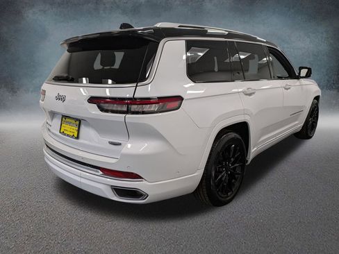 Used 2022 Jeep Grand Cherokee L Summit w/ Luxury Tech Group V AWD/4WD image 6