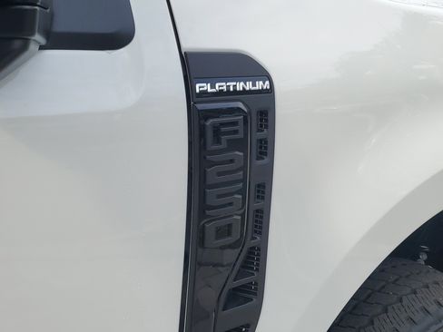Used 2025 Ford F250 Platinum image 8