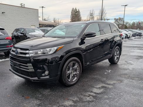Used 2017 Toyota Highlander Limited Platinum image 7