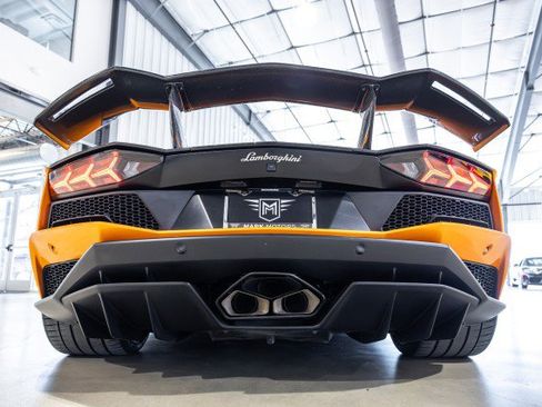 Used 2018 Lamborghini Aventador S AWD/4WD image 30