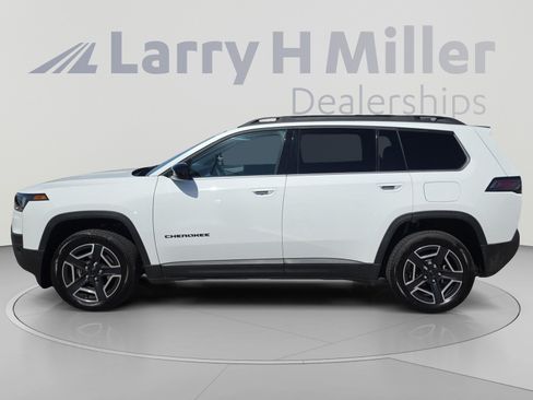 New 2026 Jeep Cherokee Laredo AWD/4WD image 2