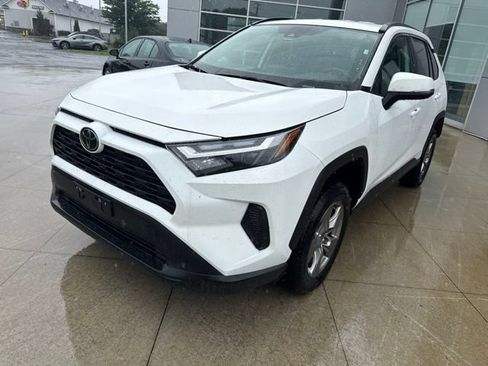 Used 2024 Toyota RAV4 XLE FWD image 3