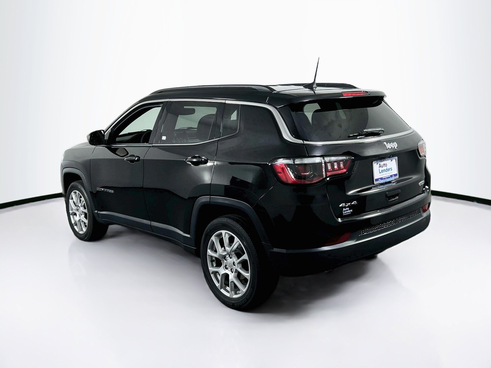 Used 2023 Jeep Compass Latitude AWD/4WD image 7