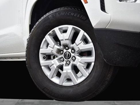 Certified 2024 Nissan Frontier SV w/ SV Convenience Package image 3