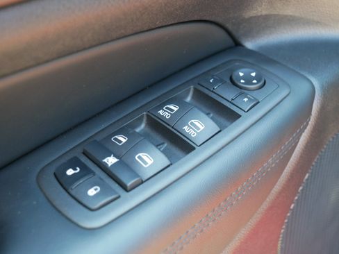 Used 2022 Jeep Grand Cherokee Laredo X AWD/4WD image 19