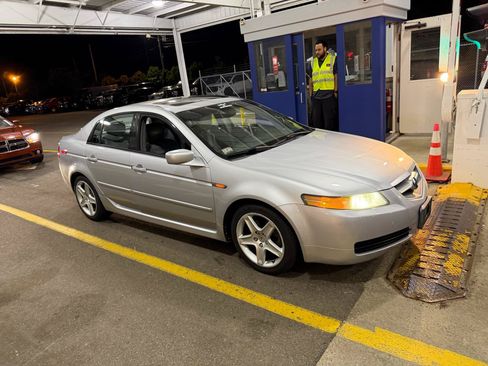 Used 2004 Acura TL FWD image 2