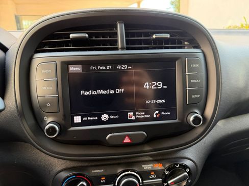 Used 2025 Kia Soul LX w/ LX Technology Package image 17