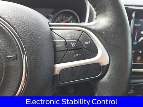 Used 2018 Jeep Compass Limited w/ Navigation Group AWD/4WD image 22