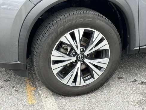 Used 2023 Nissan Rogue SV image 7