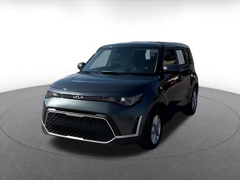 Used 2025 Kia Soul LX w/ LX Technology Package FWD image 14