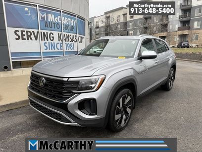 Used 2024 Volkswagen Atlas Cross Sport SE w/ Panoramic Sunroof Package