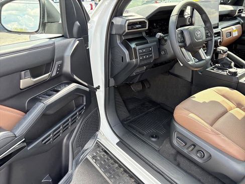 New 2026 Toyota 4Runner Limited AWD/4WD image 19