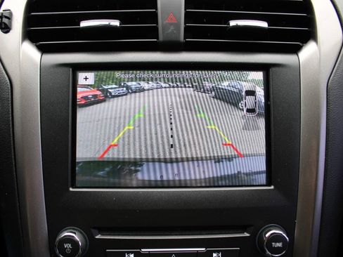 Used 2017 Ford Fusion SE w/ Fusion SE Technology Package FWD image 35