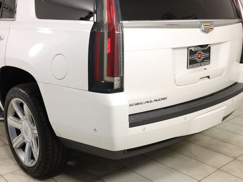 Used 2020 Cadillac Escalade Luxury AWD/4WD image 51