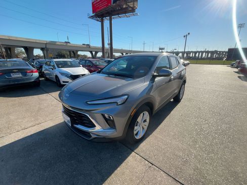 Used 2025 Buick Encore GX Preferred image 9