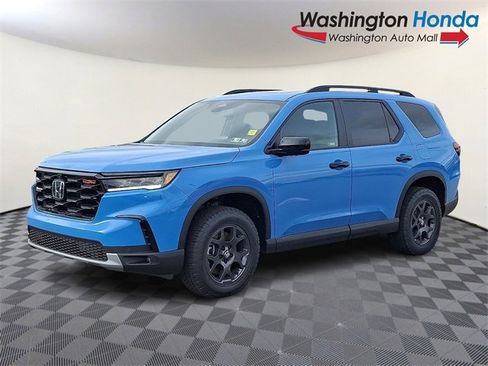 New 2025 Honda Pilot TrailSport image 3