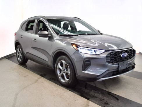 Used 2025 Ford Escape ST-Line AWD/4WD image 2