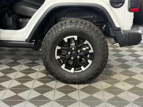 Used 2024 Jeep Wrangler Unlimited Rubicon 4xe AWD/4WD image 13