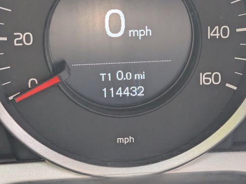 Used 2016 Volvo XC60 T5 w/ Proximity Package FWD image 27