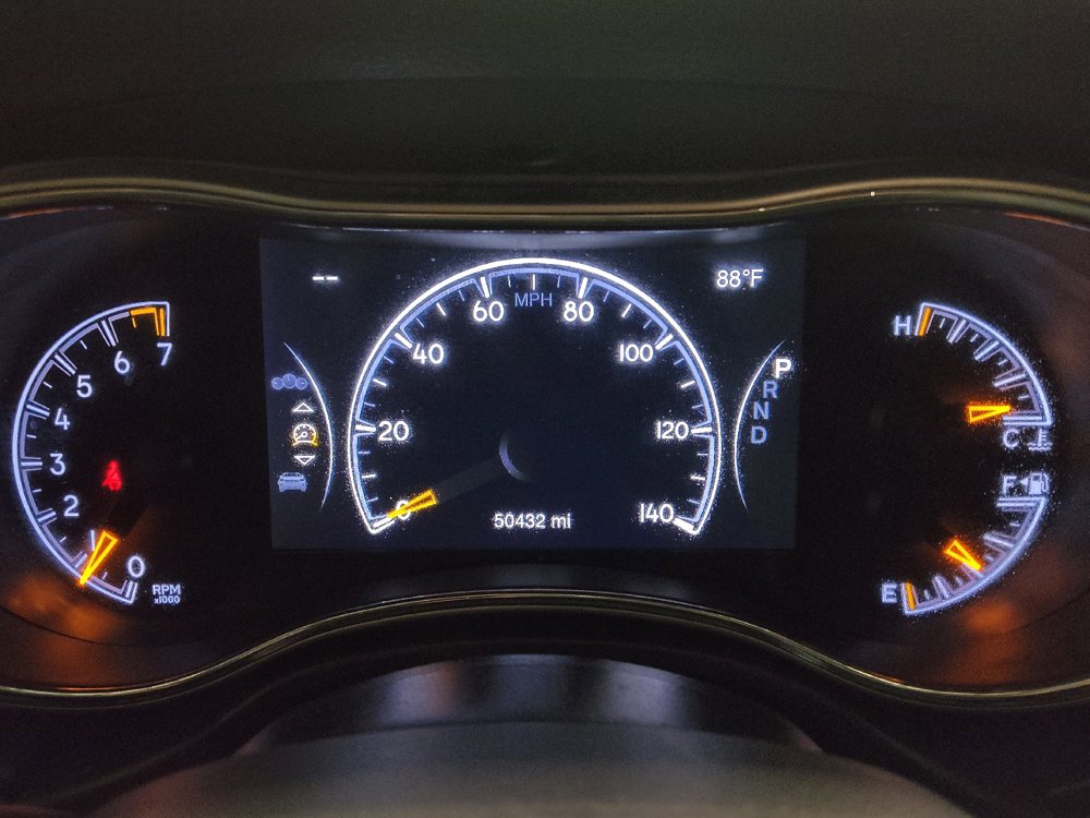 Used 2020 Jeep Grand Cherokee Laredo AWD/4WD image 23