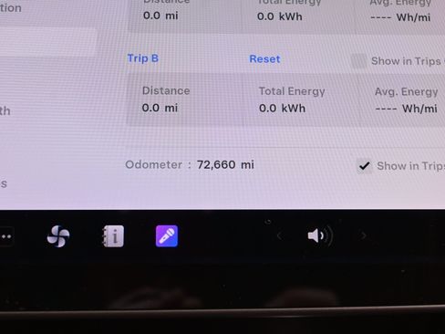Used 2018 Tesla Model 3 Long Range image 23