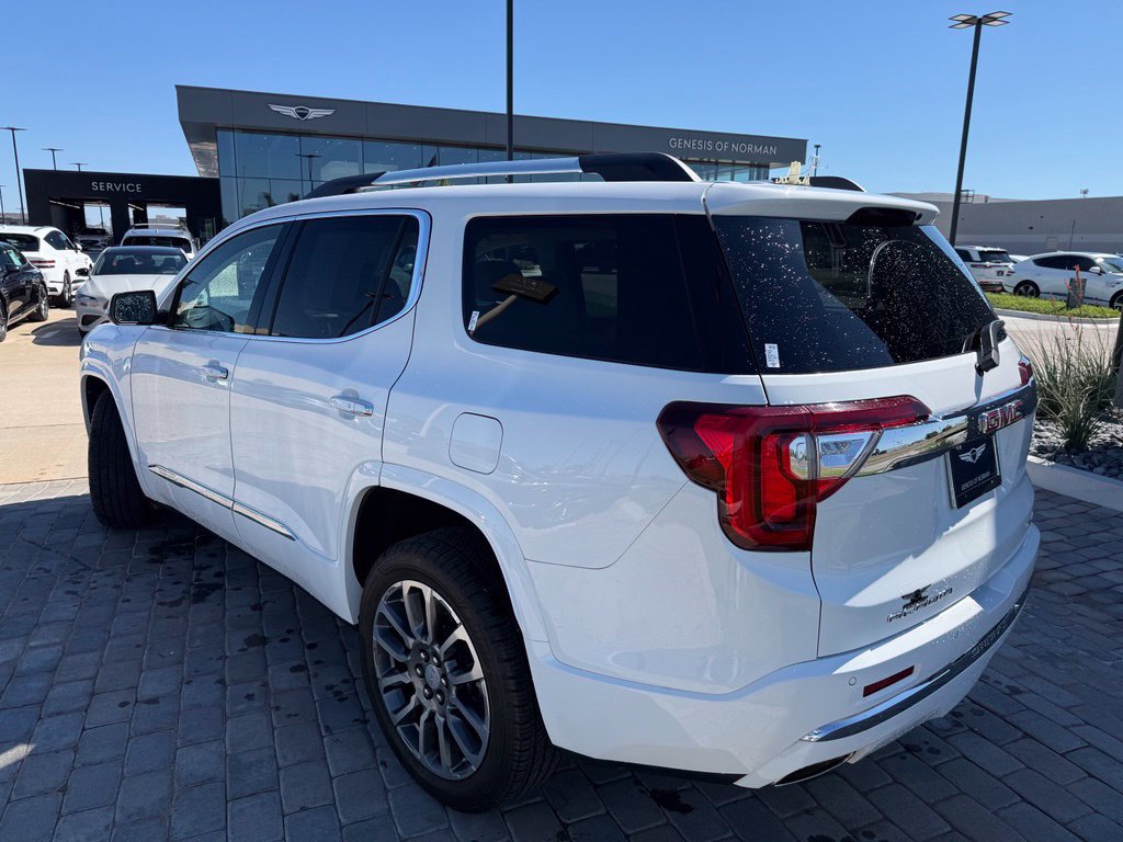 Used 2023 GMC Acadia Denali AWD/4WD image 3