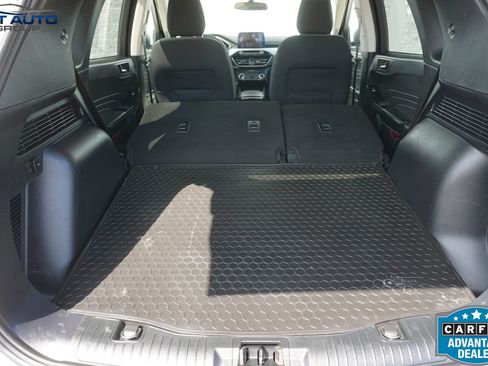 Used 2022 Ford Escape SE FWD image 19